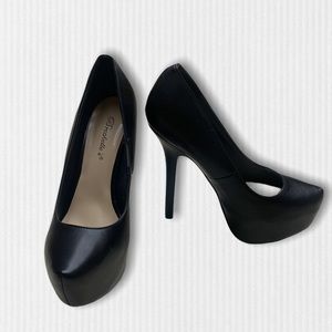 Black stiletto heels 7.5